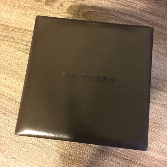 Burberry watch - Picture 2 of 6